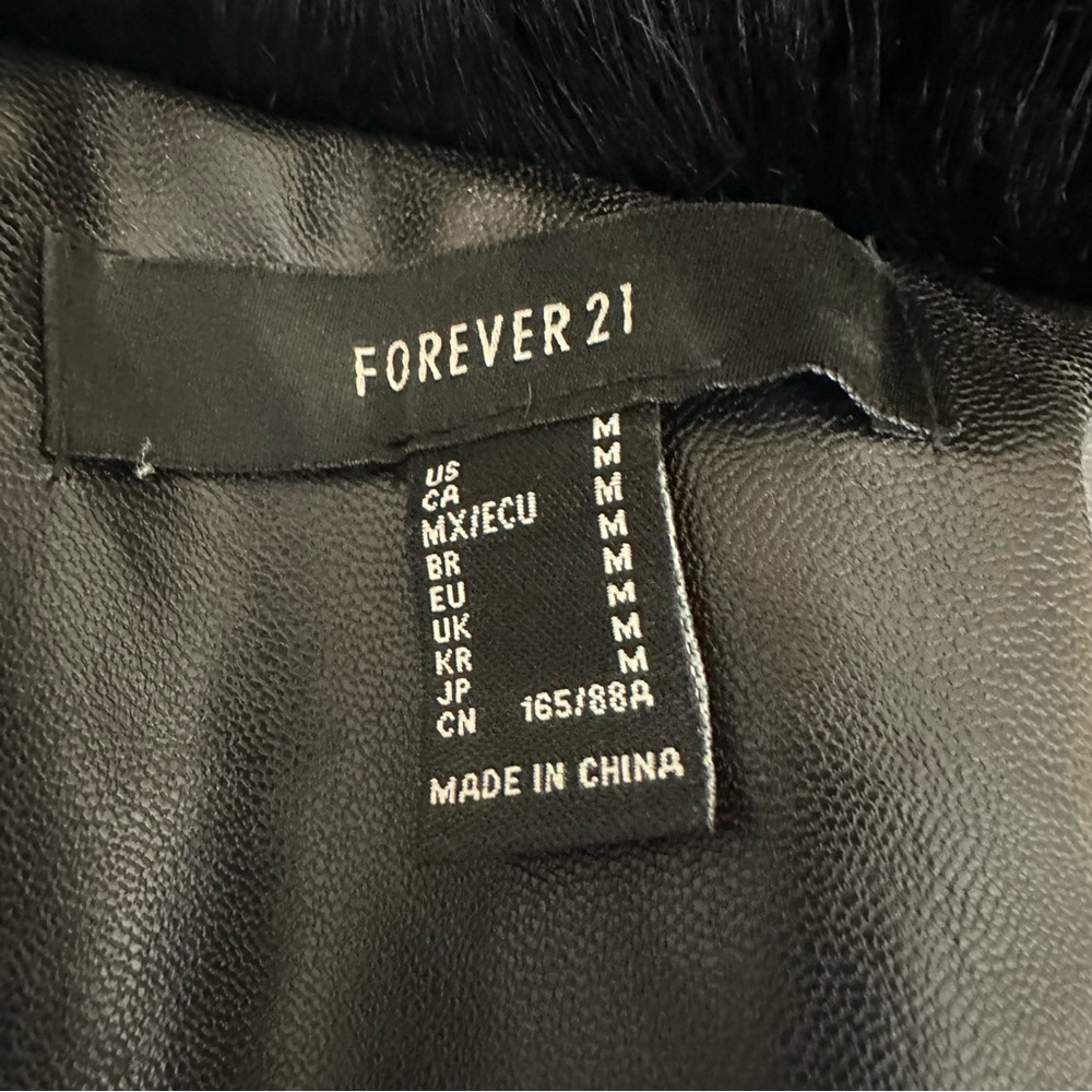 Forever 21 Black Faux Fur Vegan Leather Zip Front Jacket Size Medium - Picture 13 of 13